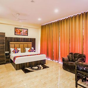 Fabhotel The Kiara Near Igi Delhi Airport